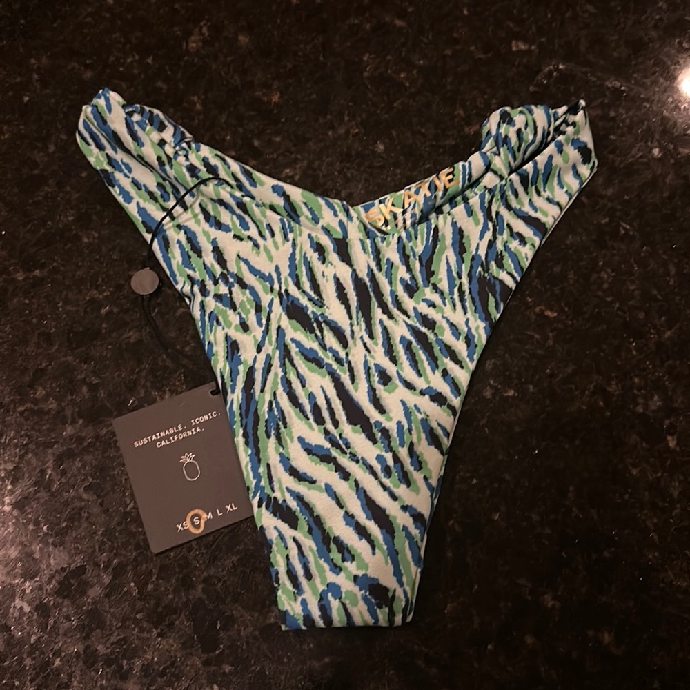 Skatie Suzanne bottom, Small, New